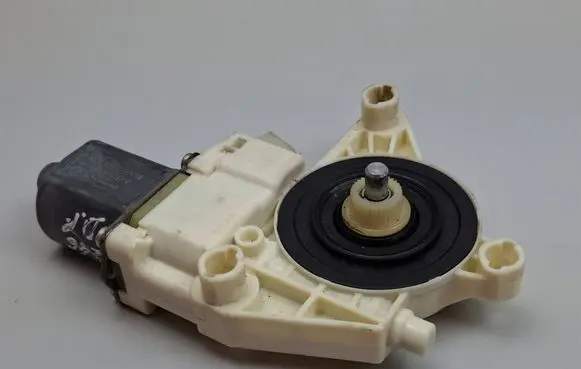 Mercedes-Benz GLA W156 Front door window regulator motor A2469065200 933866100