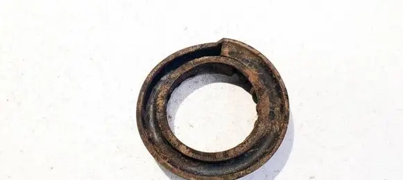Ford Kuga I Front coil spring rubber mount 3M515599BE