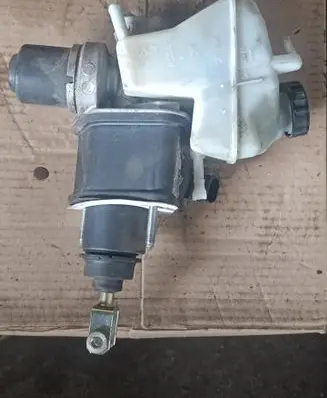 Mercedes-Benz E W211 Master brake cylinder A2114300302 0204251302