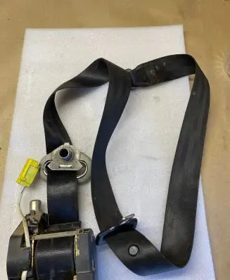 Volkswagen Caddy Front seatbelt 33014052