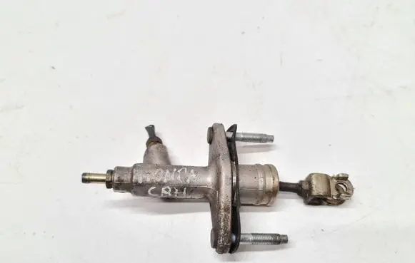 Honda CR-V Clutch master cylinder 