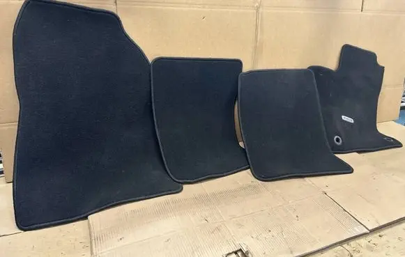 Toyota Prius (XW30) Car floor mat set 