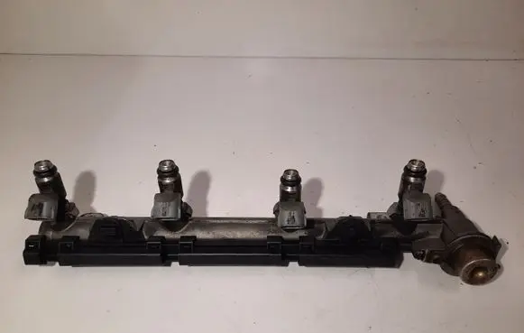 Volkswagen Golf IV Fuel main line pipe 036133319
