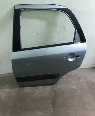 Suzuki SX4 Rear door