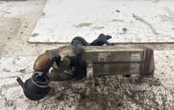 BMW 5 E60 E61 EGR valve cooler 7797371 VJ9332 9950006566