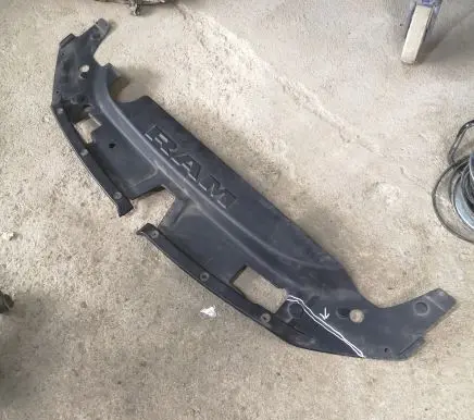 Dodge RAM Radiator trim 68294551AC