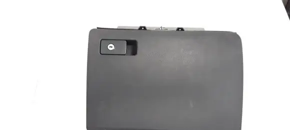 Volkswagen PASSAT B6 Glove box