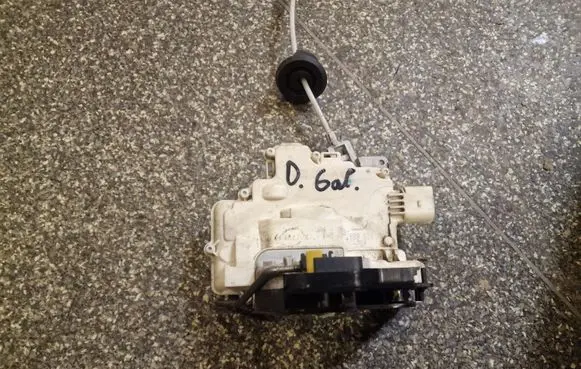 Audi A4 S4 B7 8E 8H Rear door lock 8E0839016A