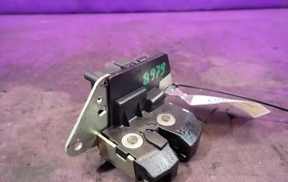 Lancia Ypsilon Tailgate/trunk/boot lock/catch/latch