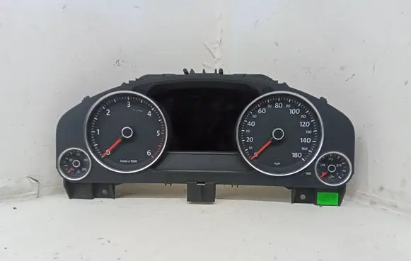 Volkswagen Touareg II Speedometer (instrument cluster) 7P6920981 0263677032