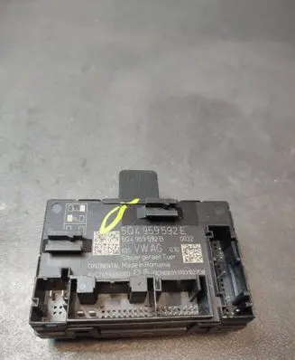 Volkswagen PASSAT B8 Other control units/modules 5Q4959592E