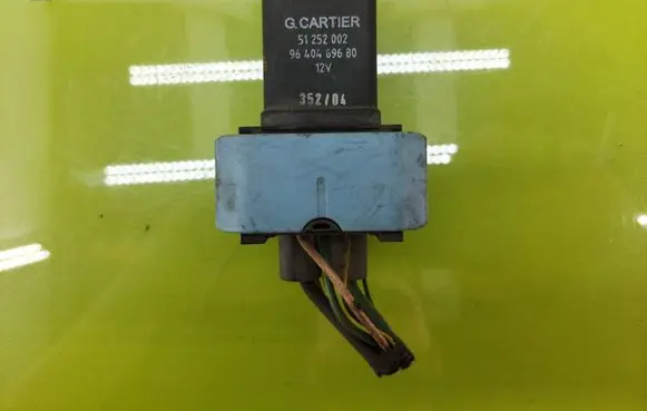 Peugeot 407 Glow plug pre-heat relay 9640469680