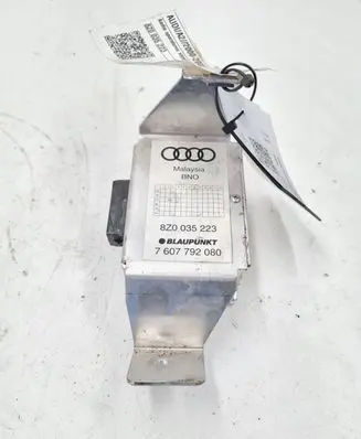 Audi A2 Sound amplifier 8Z0035223