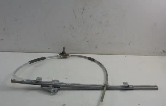 Iveco Daily 35.8 - 9 Front door manual window regulator 