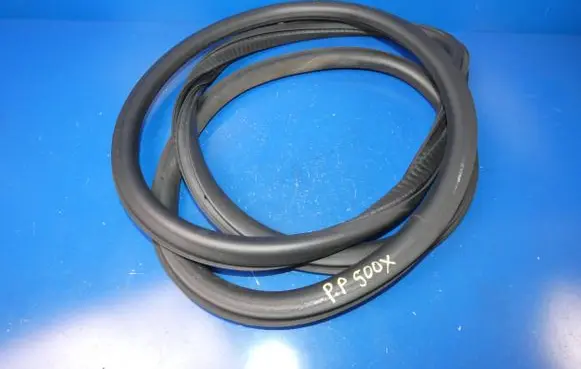 Fiat 500X Front door rubber seal 