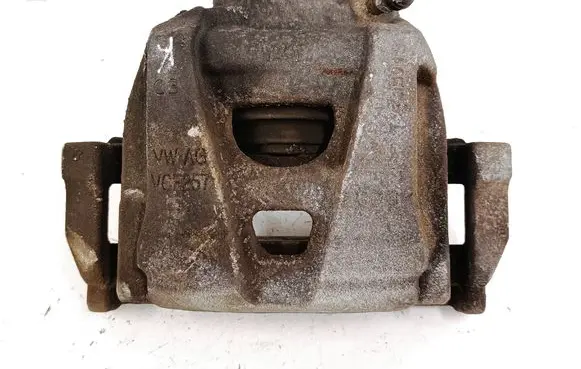 Volkswagen PASSAT B8 USA Front brake caliper