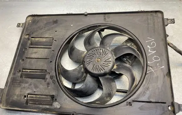 Ford Mondeo MK IV Radiator cooling fan shroud 8240563