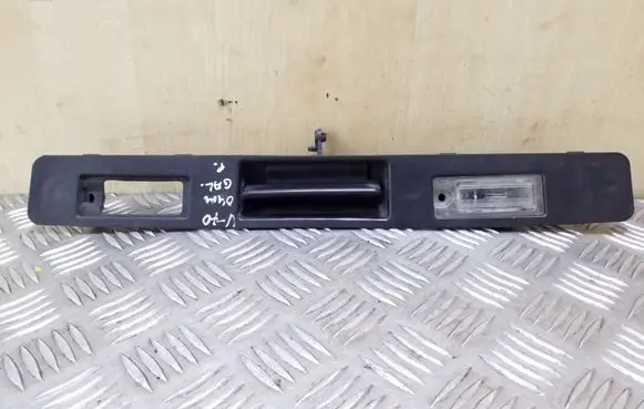 Volvo V70 Trunk door license plate light bar 9203101