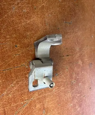 Volkswagen Golf V Front door upper hinge 1K0831402L 1K0831402N