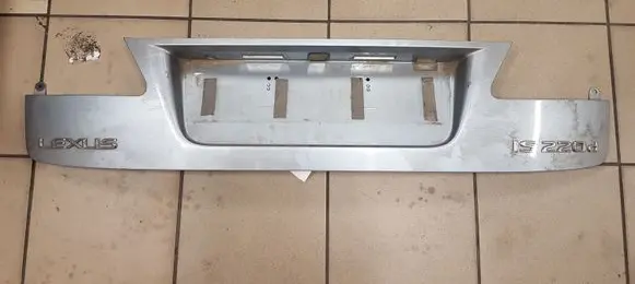 Trunk door license plate light bar