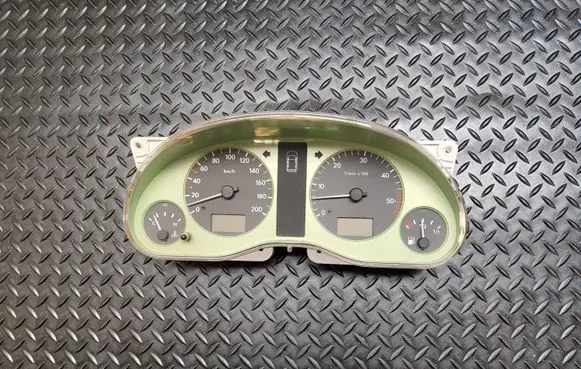 Volkswagen Sharan Speedometer (instrument cluster) 7M1919882r