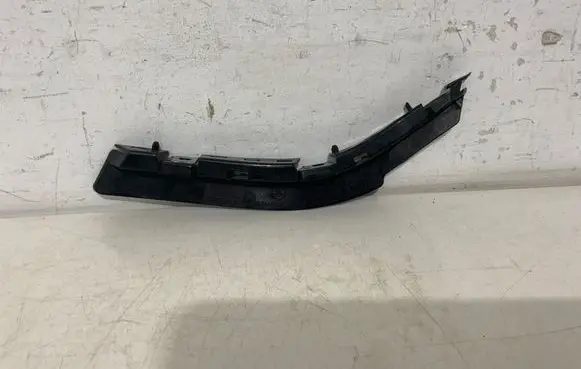 Mercedes-Benz Vito Viano W447 Front bumper mounting bracket A4478850521
