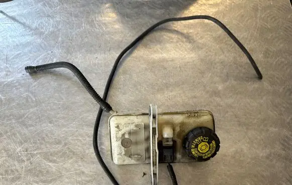Renault Scenic III - Grand scenic III Brake fluid reservoir 460910004R