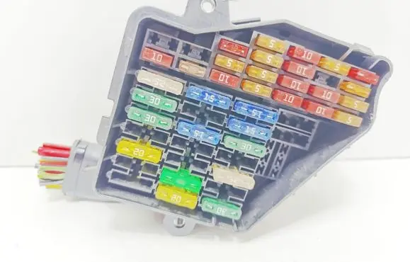 Skoda Superb B5 (3U) Fuse module