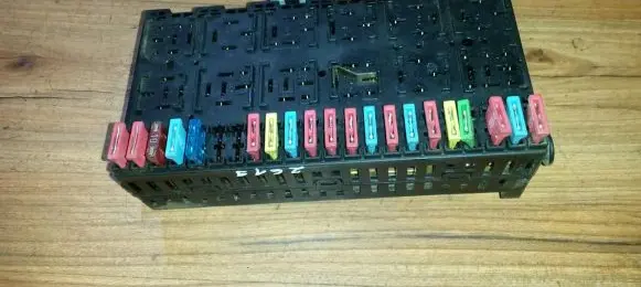 Volkswagen Golf III Fuse box set