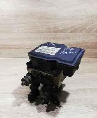 Volkswagen PASSAT B7 ABS Pump 3AA614109AC