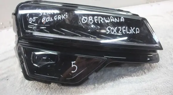 Skoda Karoq Headlight/headlamp 57B941016D 0021590702 2GPL8935