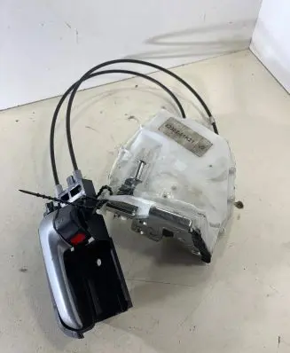 Opel Agila B Rear door lock 82302