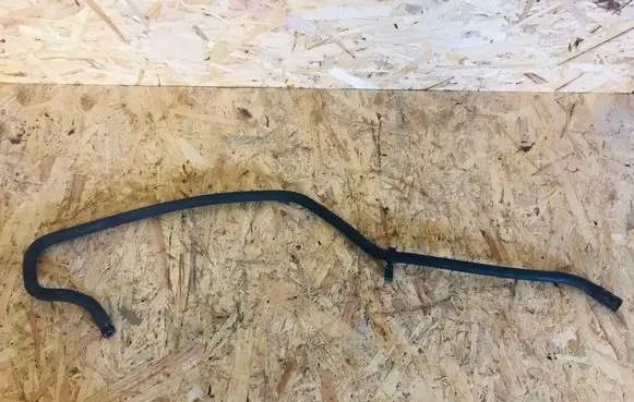 Mercedes-Benz Vito Viano W639 Engine coolant pipe/hose A6395012982