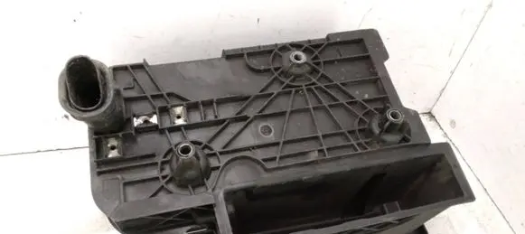 Battery box tray