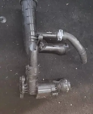 Volkswagen PASSAT B8 Engine coolant pipe/hose 04L121111q PA66GF30