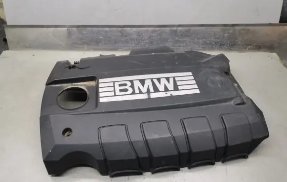 BMW 1 E81 E87 Engine cover (trim) 1061090001