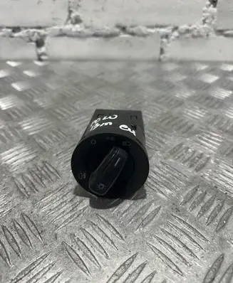Volkswagen Polo V 6R Light switch