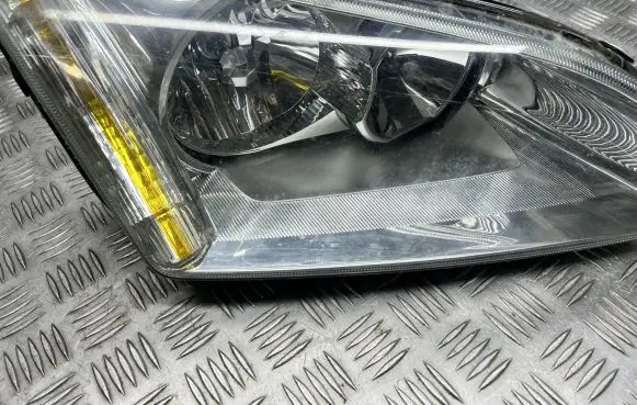 Ford Focus Headlight/headlamp 4M5113K060AA VP4M5X13K060AA
