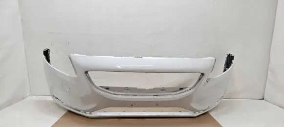 Volvo V40 Front bumper 31283732