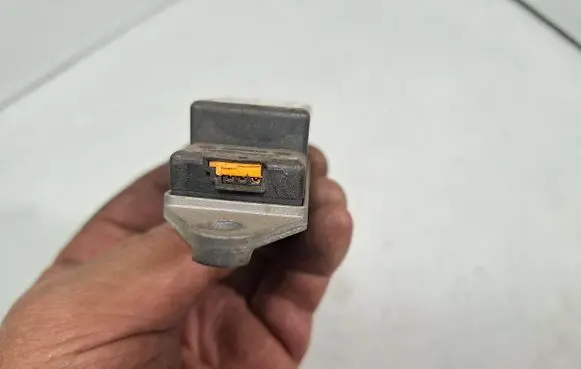 Mercedes-Benz E W210 Airbag deployment crash/impact sensor 0008209926