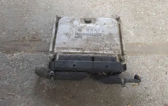 Seat Leon (1M) Engine control unit/module 038906012AT