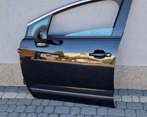 Peugeot 3008 I Front door 