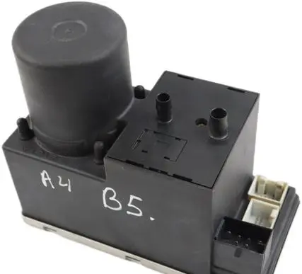 Audi A4 S4 B5 8D Central locking motor 8L0862257E