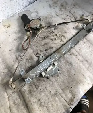 Mitsubishi Galant Front door window regulator with motor MB926818