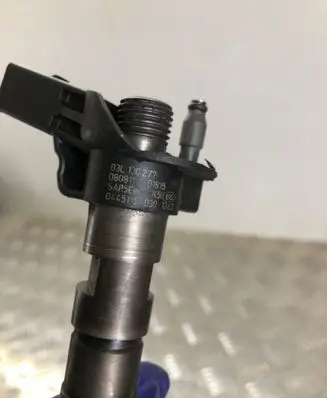 Audi A3 S3 A3 Sportback 8P Fuel injector 03L130277 04451135030