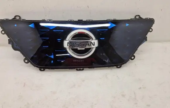 Nissan Leaf II (ZE1) Front bumper upper radiator grill