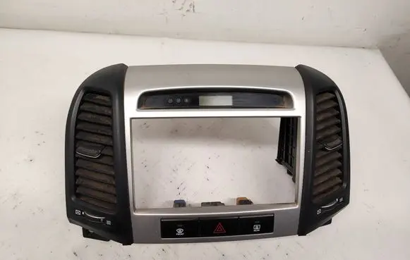 Hyundai Santa Fe Dash center air vent grill 974202B000 945102B000