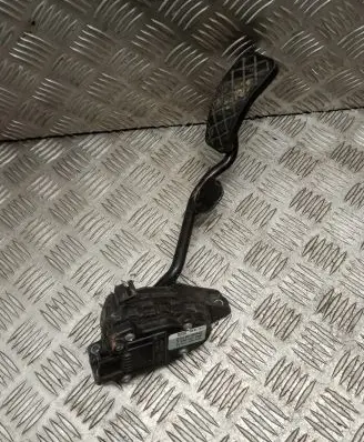 Skoda Superb B5 (3U) Accelerator throttle pedal 8E2721523C