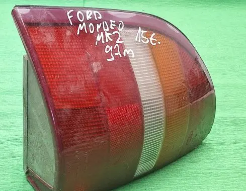 Ford Mondeo MK II Rear/tail lights 93BG13N004EA
