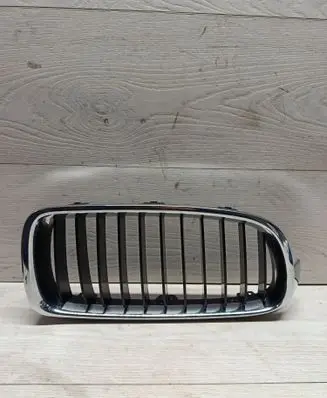 BMW 5 F10 F11 Front bumper upper radiator grill 18801310